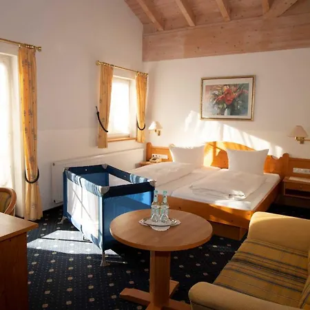 فندق Kur- Und Haser 3*